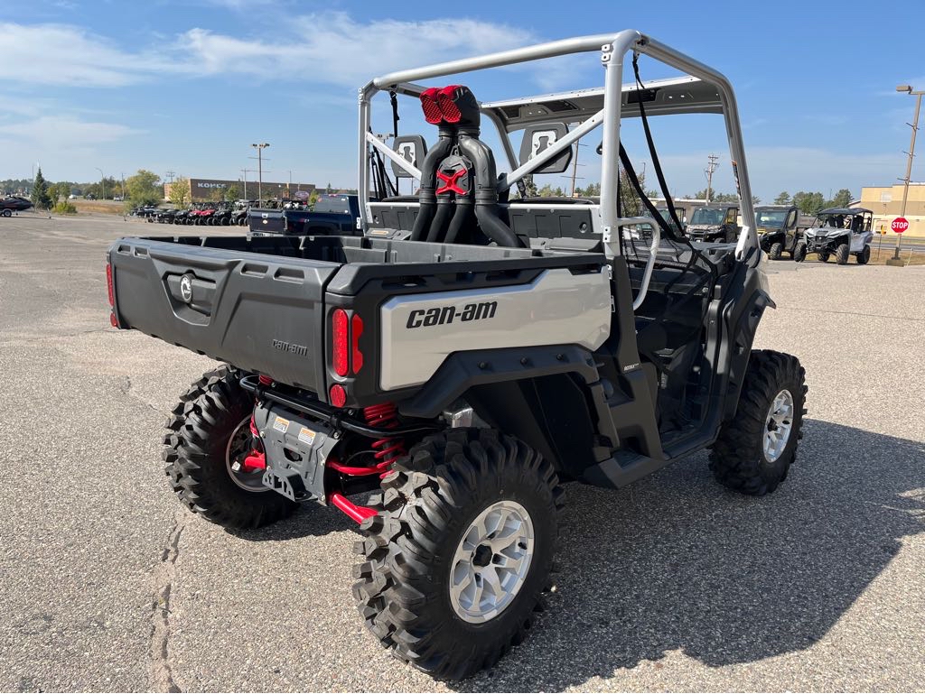 2024 Can-Am DEFENDER XMR HD10 - Photo 6