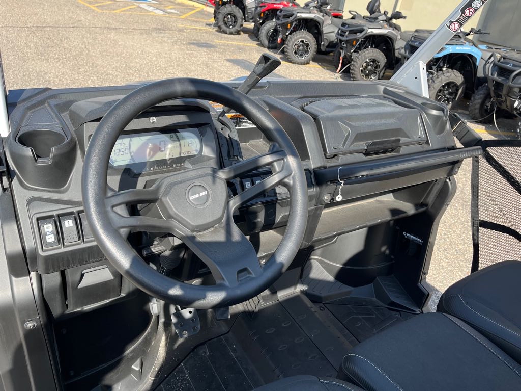 2024 Can-Am DEFENDER XMR HD10 - Photo 9