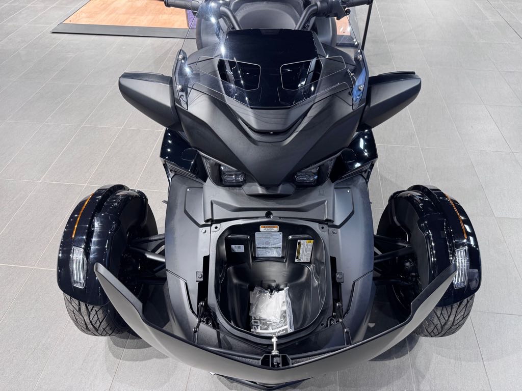 2024 Can-Am Spyder F3 Limited - Photo 13