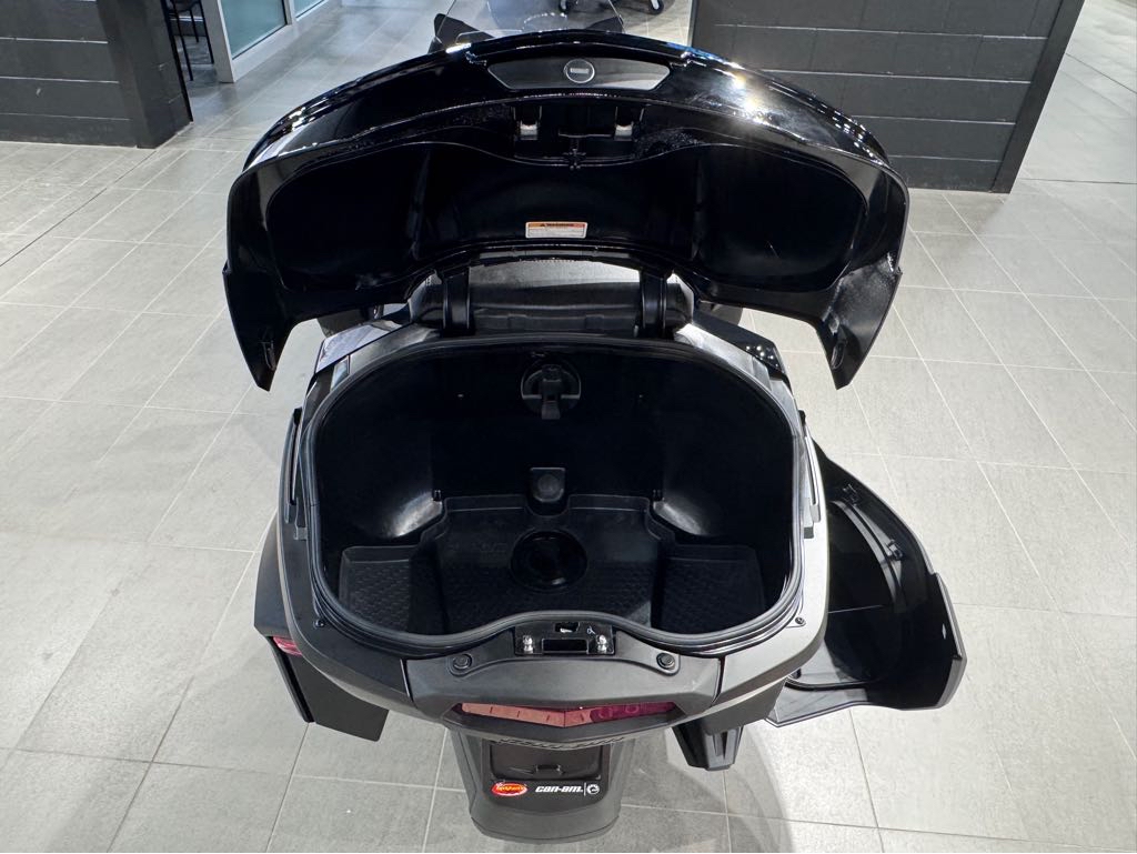 2024 Can-Am Spyder F3 Limited - Photo 14
