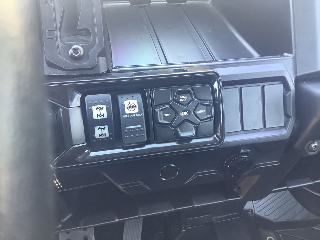 2024 Can-Am Defender Pro HD10 XT - Photo 10