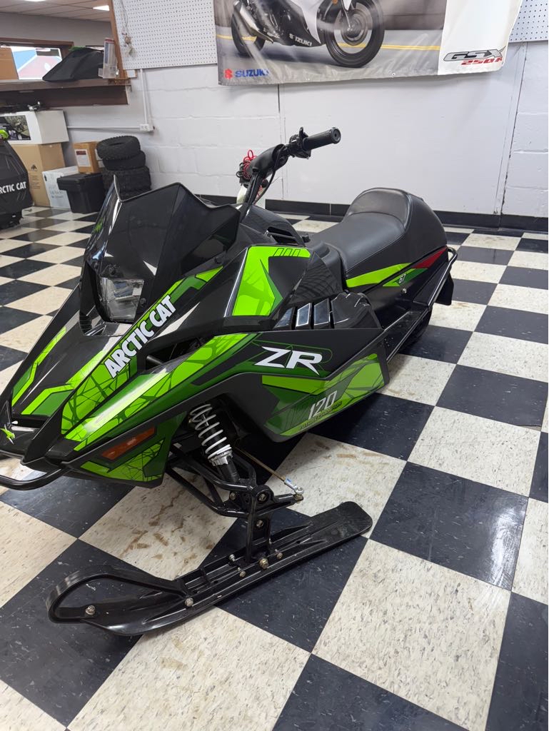 2025 Arctic Cat ZR 120 - Photo 6