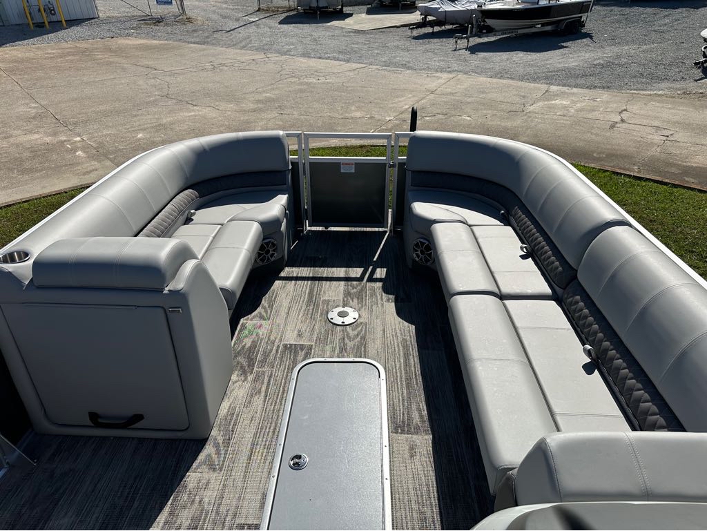 2024 Ranger Boats 223C - Photo 12
