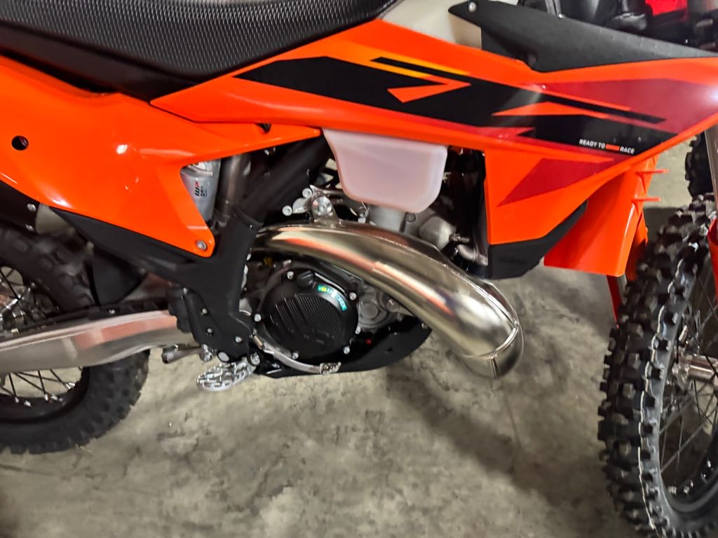 2025 KTM 300 XC - Photo 3