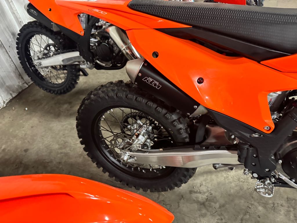 2025 KTM 300 XC - Photo 4