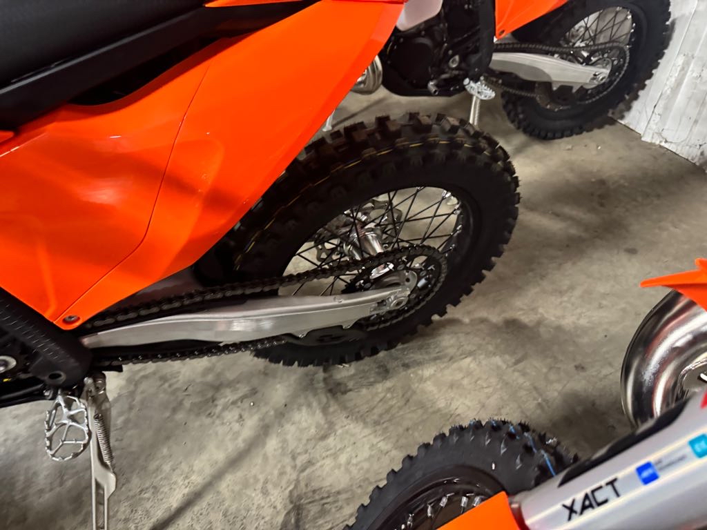 2025 KTM 300 XC - Photo 9