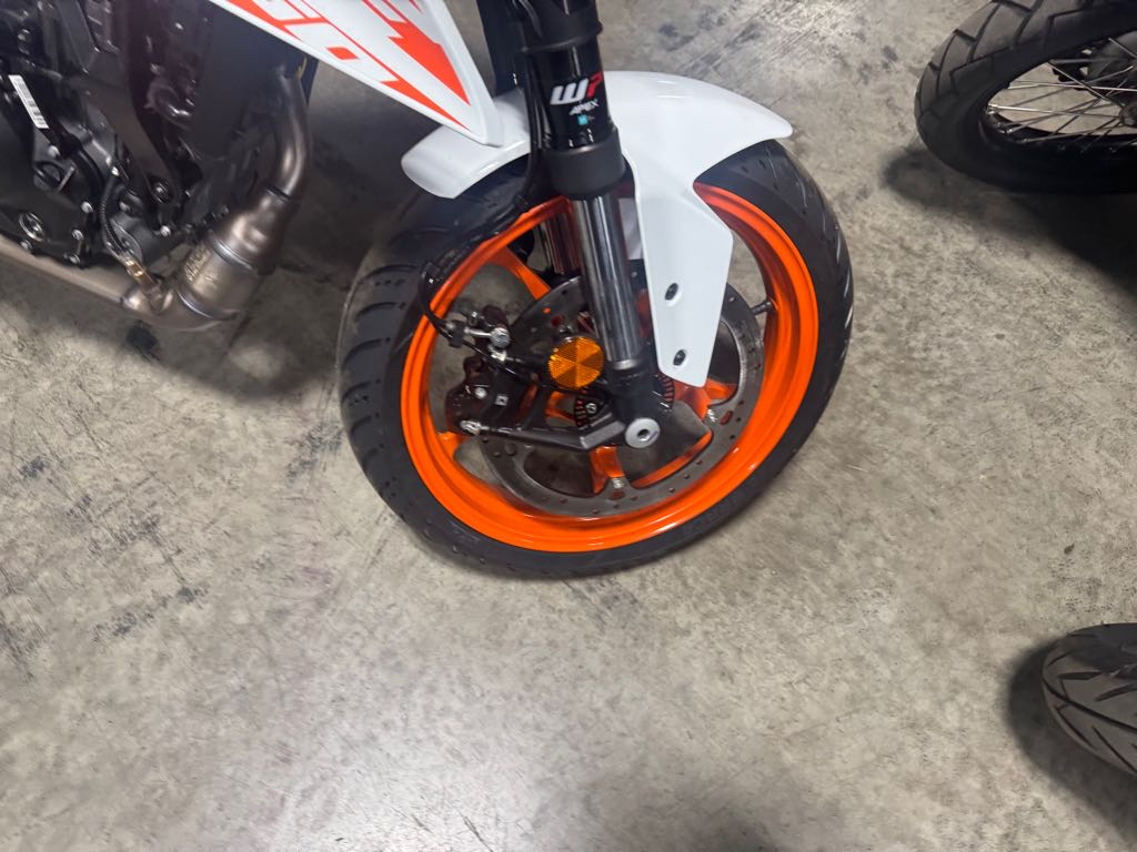 2024 KTM 250 DUKE - Photo 4