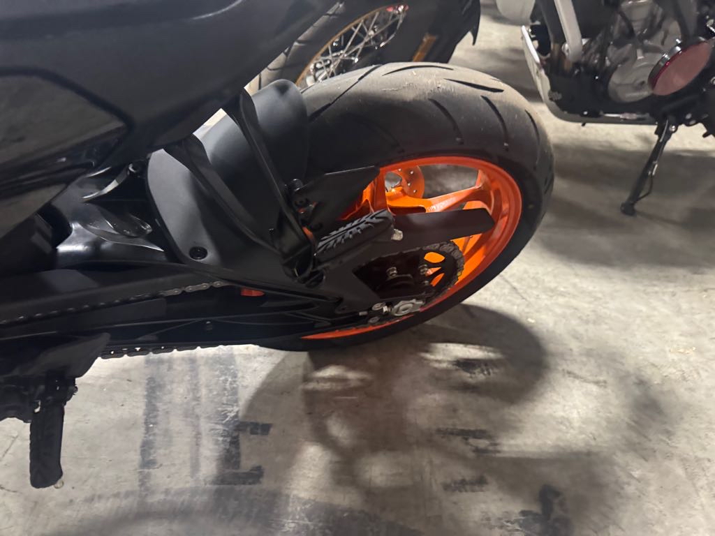 2024 KTM 250 DUKE - Photo 9