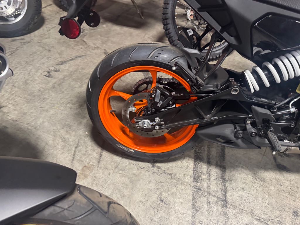 2024 KTM 250 DUKE - Photo 4