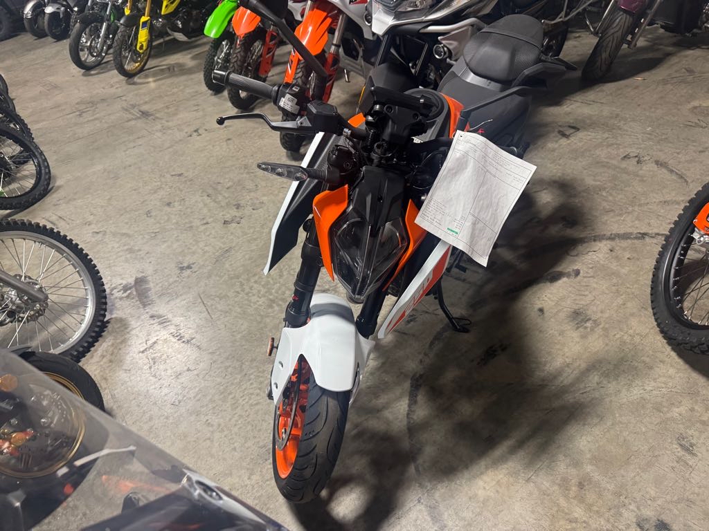2024 KTM 250 DUKE - Photo 6