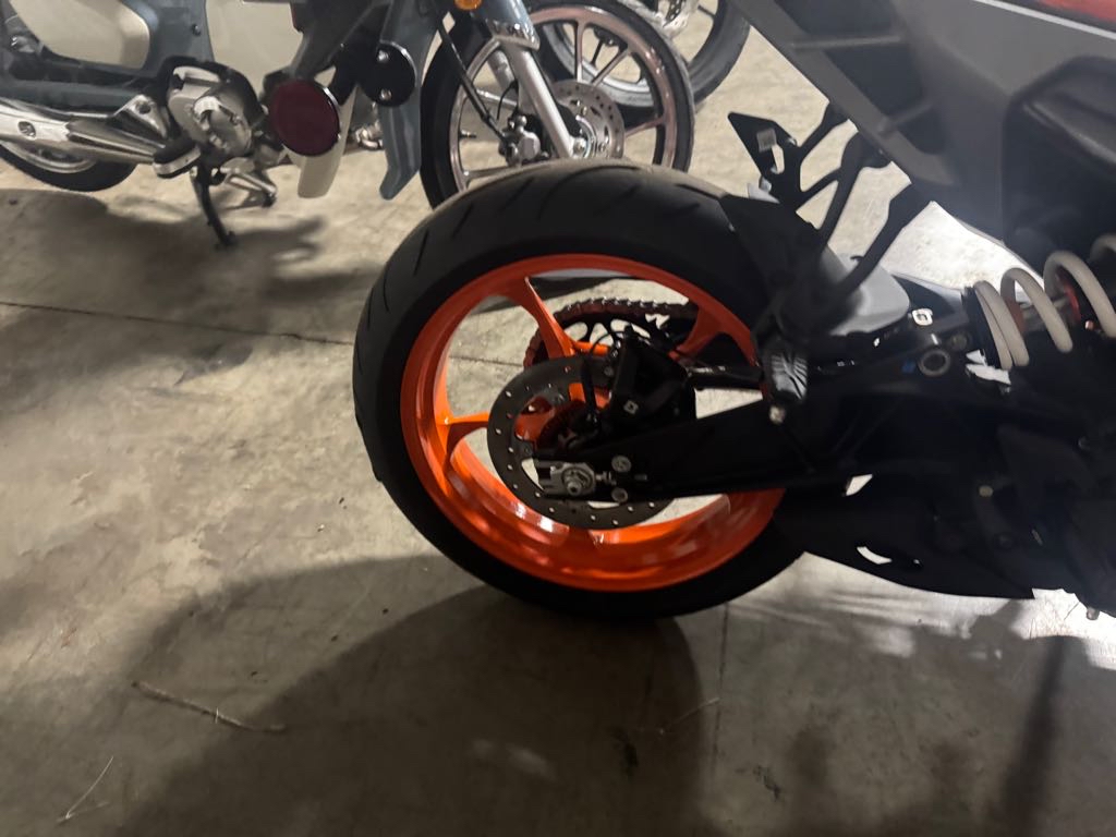 2024 KTM 390 DUKE - Photo 6