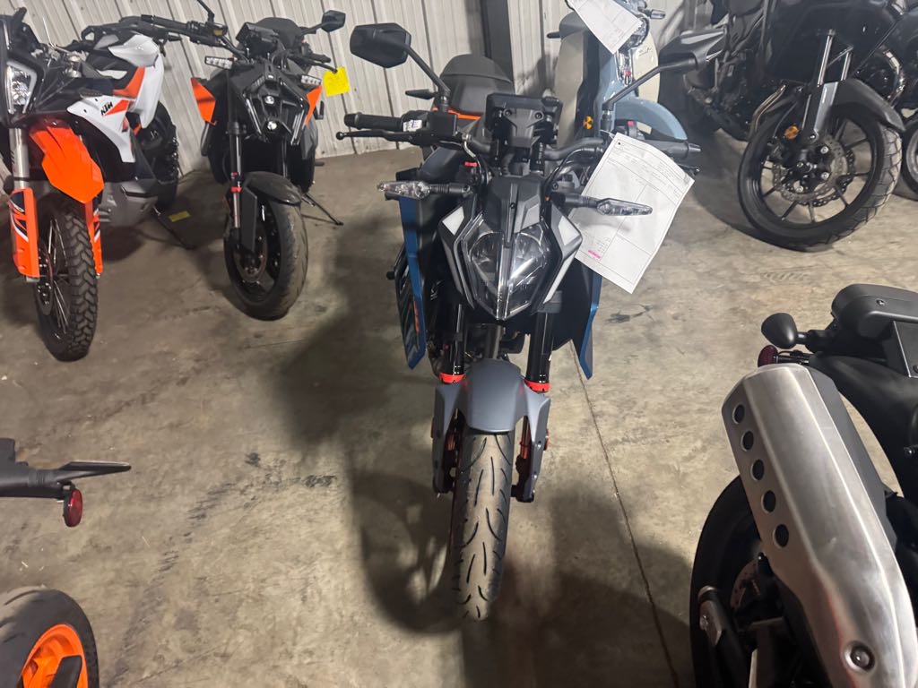 2024 KTM 390 DUKE - Photo 4