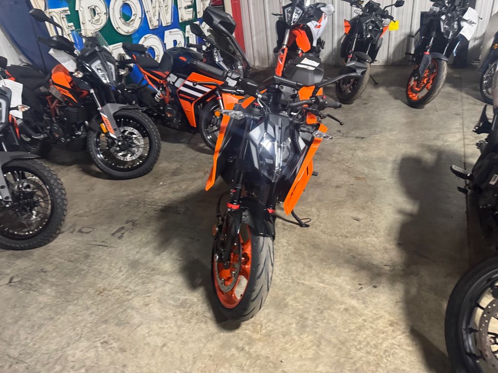 2024 KTM 390 DUKE - Photo 8