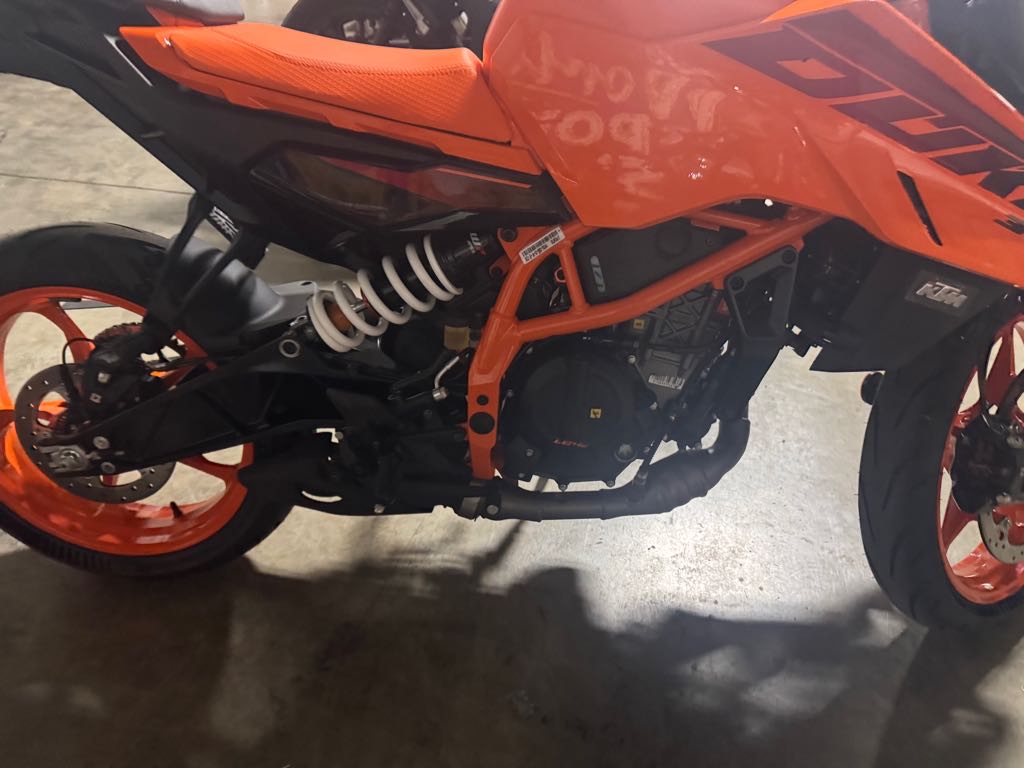 2024 KTM 390 DUKE - Photo 2