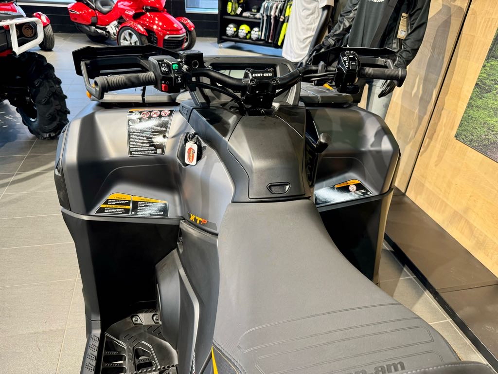 2025 Can-Am Outlander MAX XT-P 1000R - Photo 8