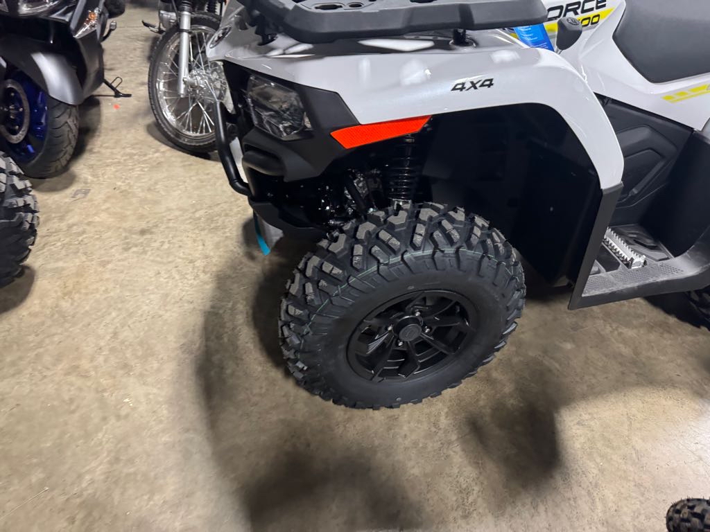 2025 CFMOTO CFORCE 500 - Photo 4