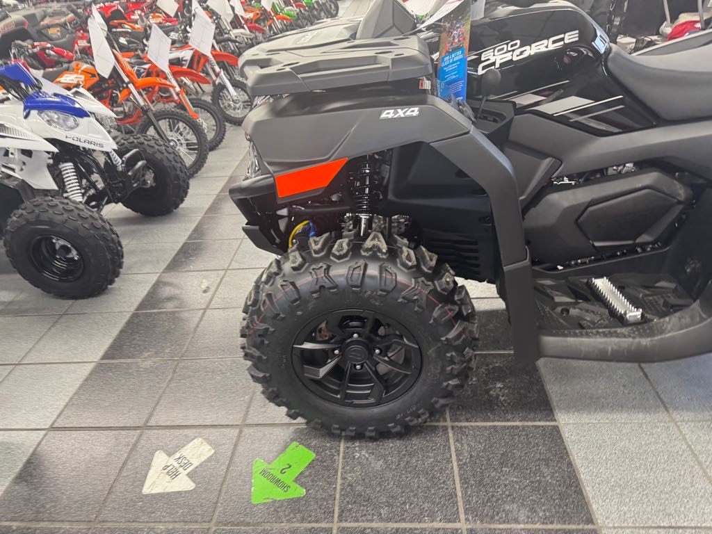 2025 CFMOTO CFORCE 600 - Photo 3