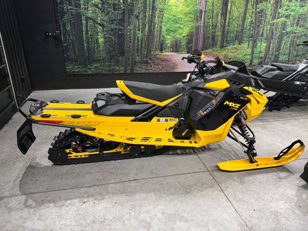 2025 Ski-Doo MXZ XRS With Competition Package 850 E-TEC Turbo R 137 Smart Shox - Photo 5