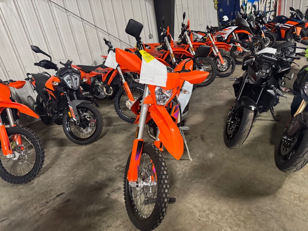 2025 KTM 350 EXC F CHAMPION EDITION - Photo 6