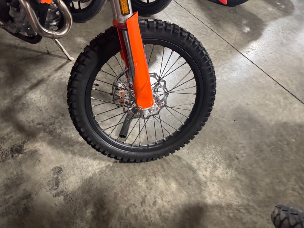 2025 KTM 350 EXC F CHAMPION EDITION - Photo 2