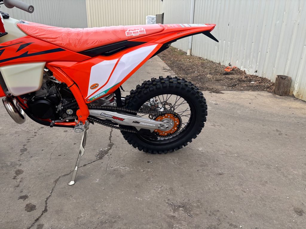 2025 KTM 300 XC-W CHAMPION EDITION - Photo 4
