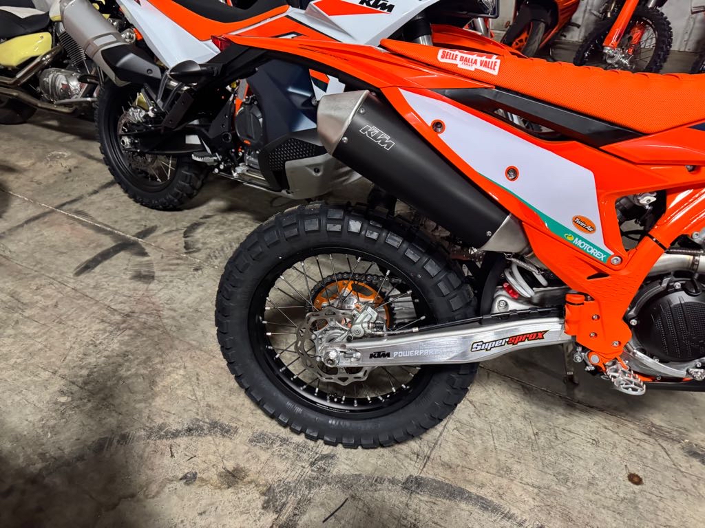 2025 KTM 350 EXC-F CHAMPION EDITION - Photo 6