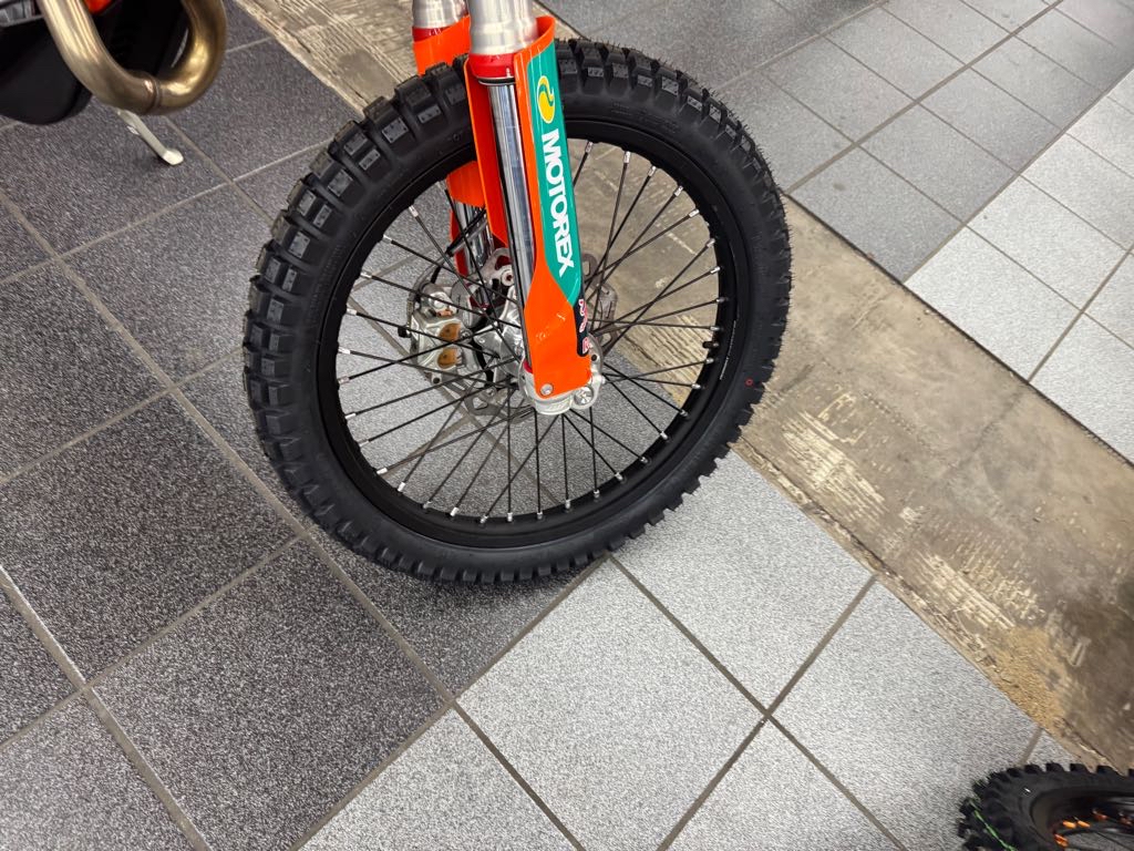 2025 KTM 500 EXC-F CHAMPION EDITION - Photo 4