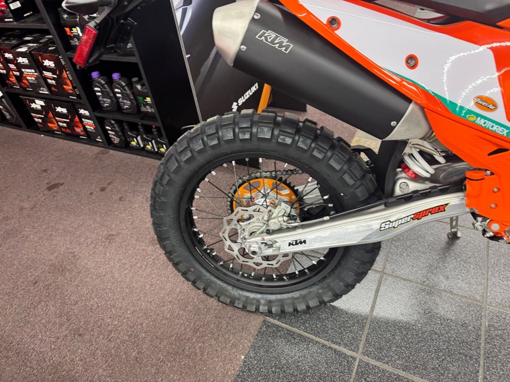 2025 KTM 500 EXC-F CHAMPION EDITION - Photo 3