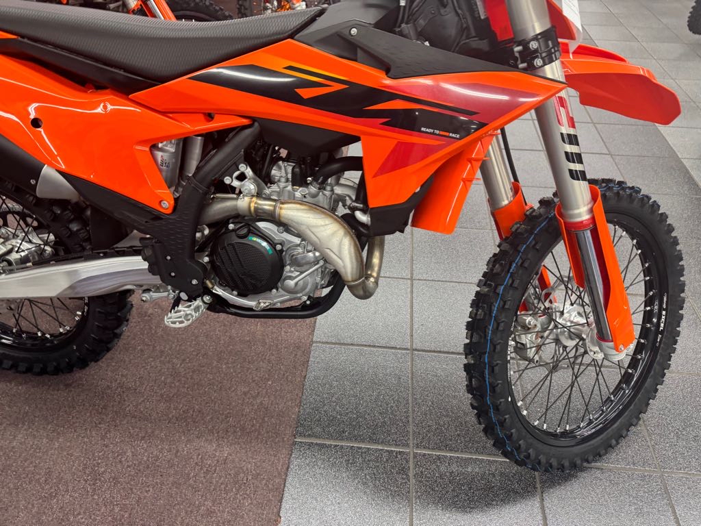 2025 KTM 450 SX-F - Photo 3