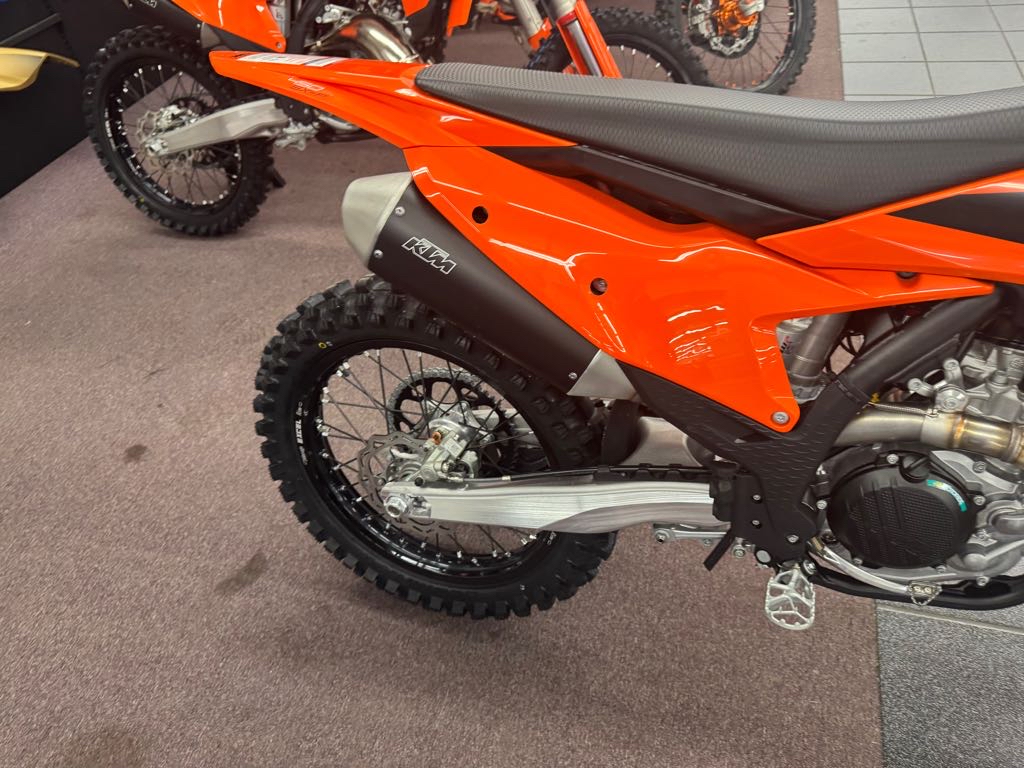 2025 KTM 450 SX-F - Photo 4