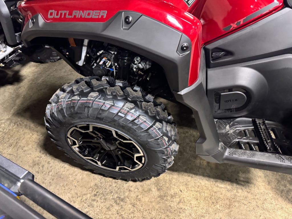 2025 Can-Am OUTLANDER XT 1000R - Photo 3