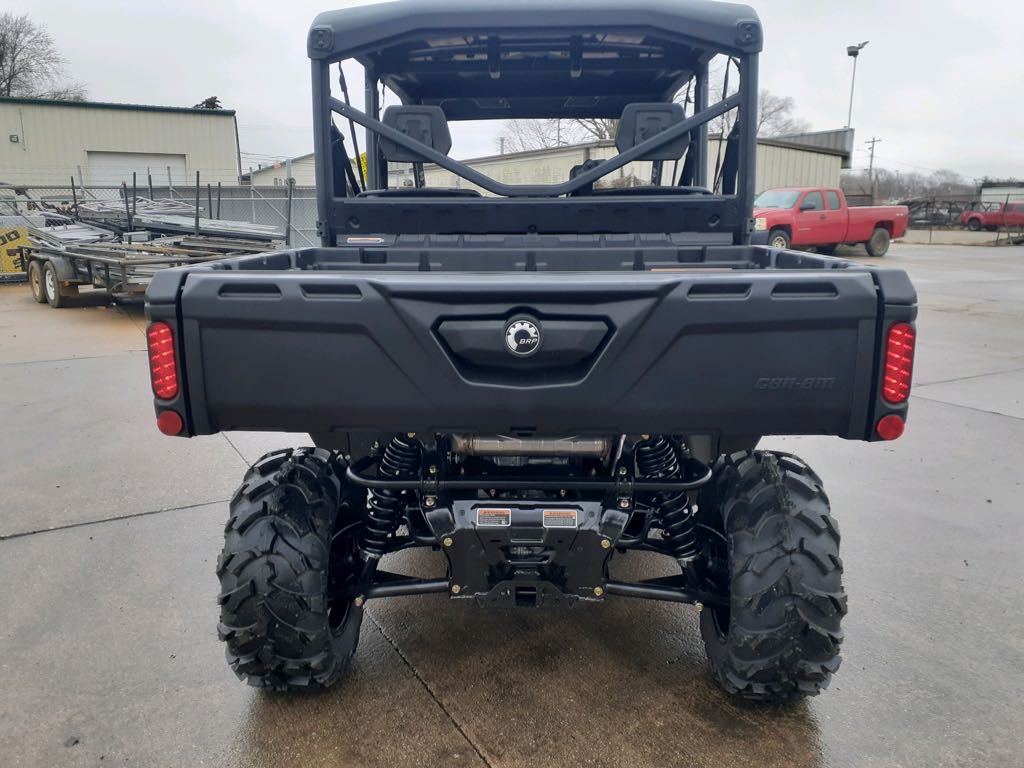 2025 Can-Am DEFENDER MAX XT 10 - Photo 2