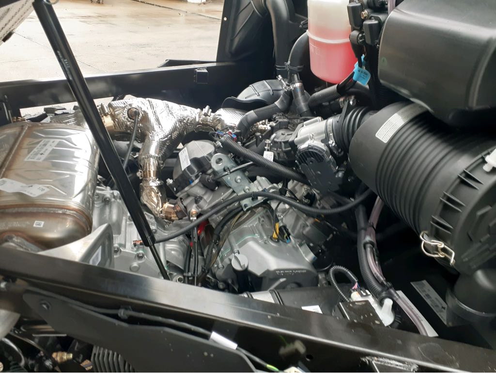 2025 Can-Am DEFENDER MAX XT 10 - Photo 11