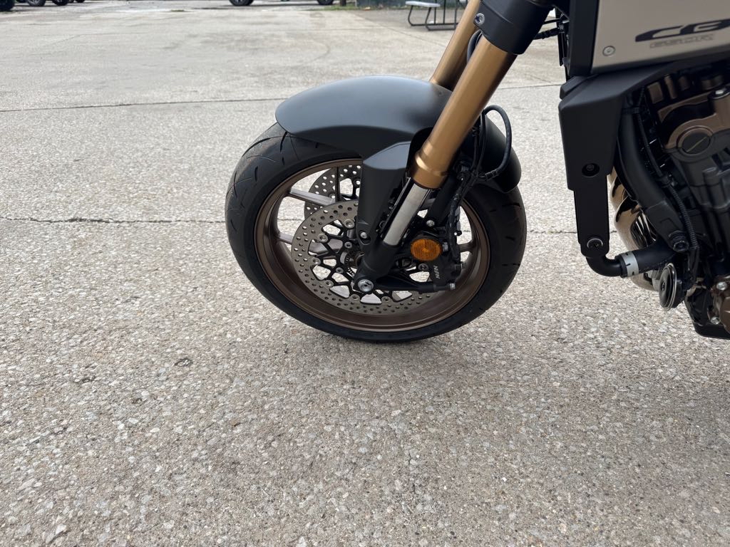 2024 Honda CB650R ABS - Photo 8