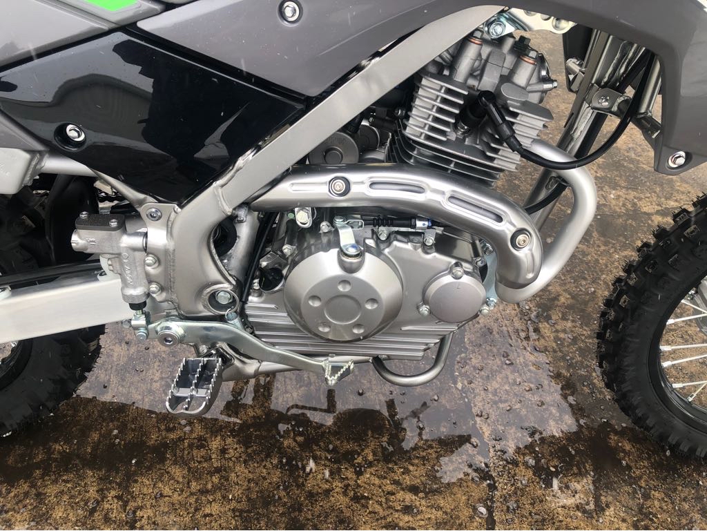 2025 Kawasaki KLX 140R - Photo 2