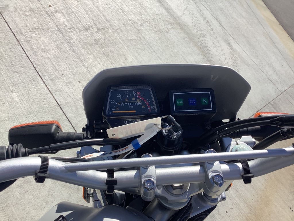 2025 Yamaha TW 200 - Photo 5