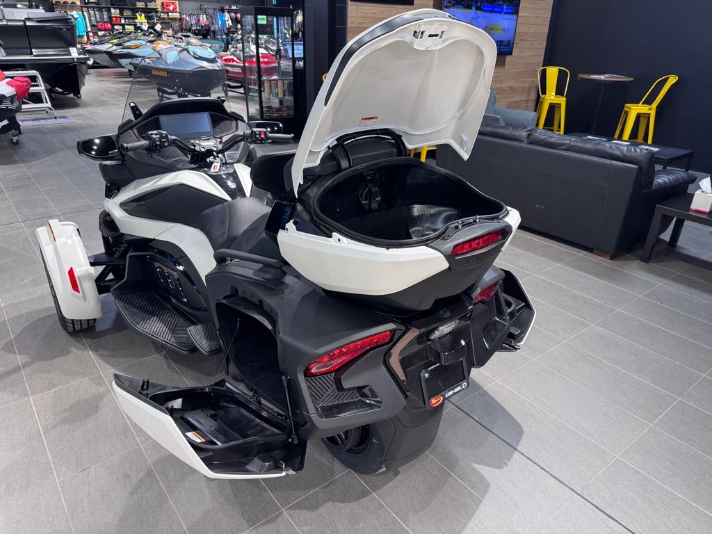 2025 Can-Am Spyder RT Sea-To-Sky - Photo 7