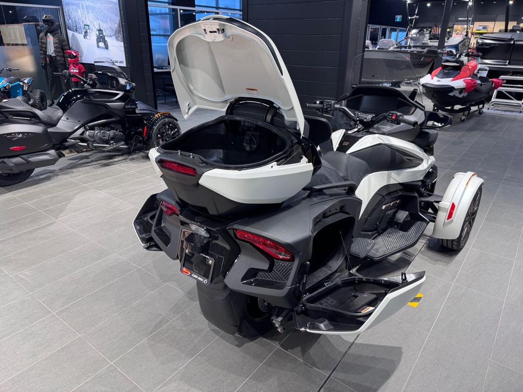 2025 Can-Am Spyder RT Sea-To-Sky - Photo 6
