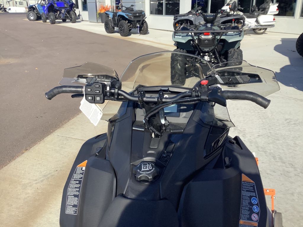 2025 Ski-Doo Backcountry™ Adrenaline® 850 E-TEC® 146 2.0 - Photo 8