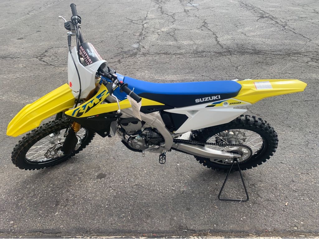 2025 Suzuki RM-Z 250 - Photo 2