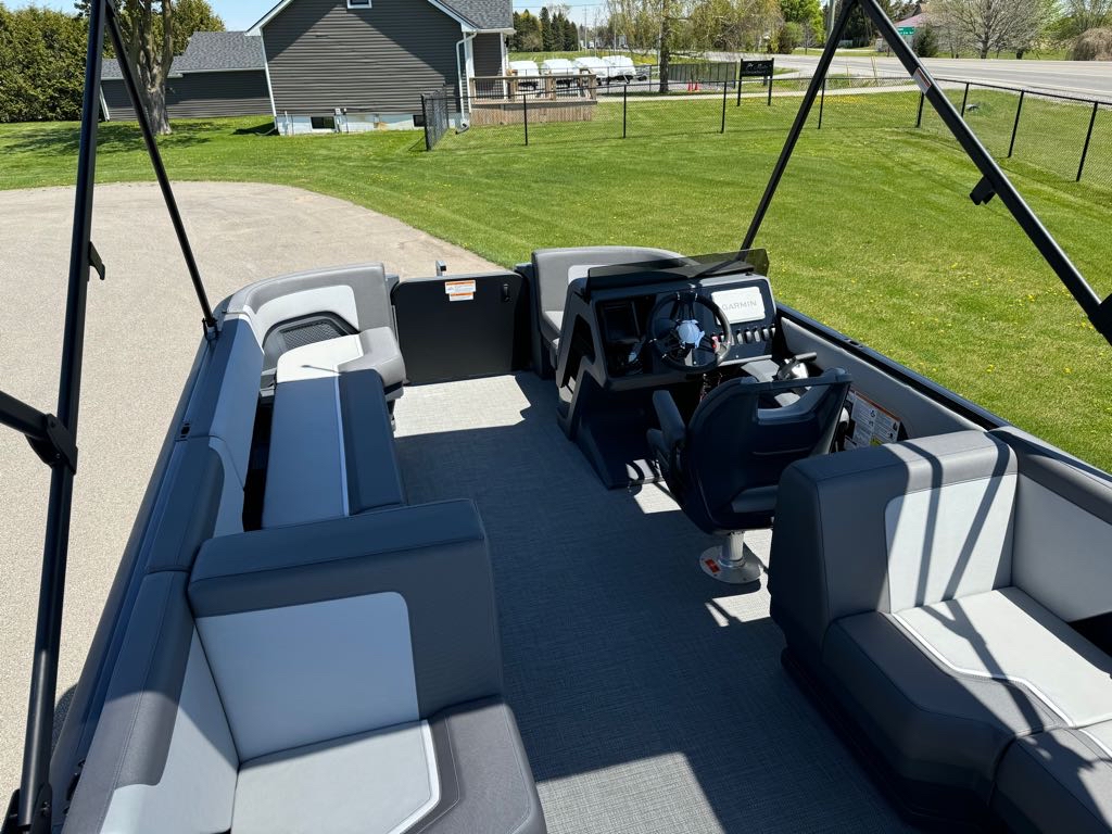 2025 Manitou Cruise 20 Max Bench Twin Tube with a Rotax 115 - Photo 8