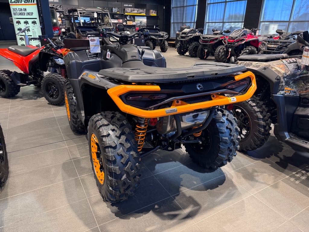 2025 Can-Am Outlander XT-P 1000R - Photo 10