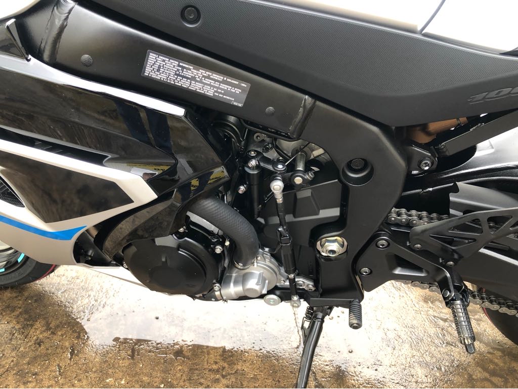 2025 Suzuki GSX-R 1000R - Photo 8