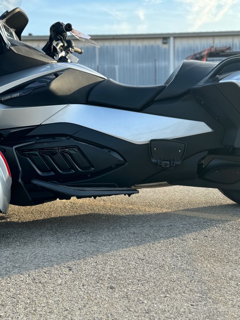 2025 Can-Am SPYDER RT - Photo 9
