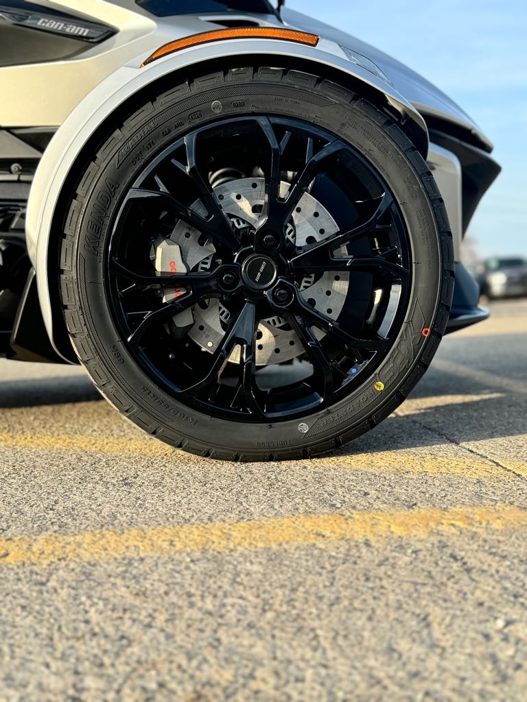 2025 Can-Am SPYDER RT - Photo 5