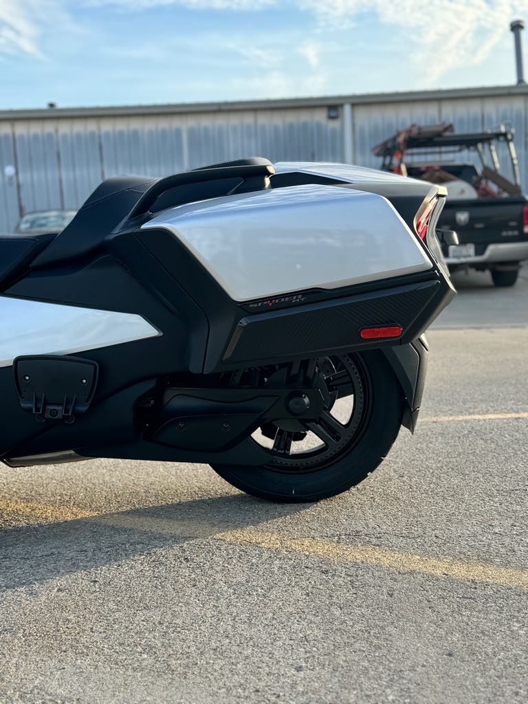2025 Can-Am SPYDER RT - Photo 10
