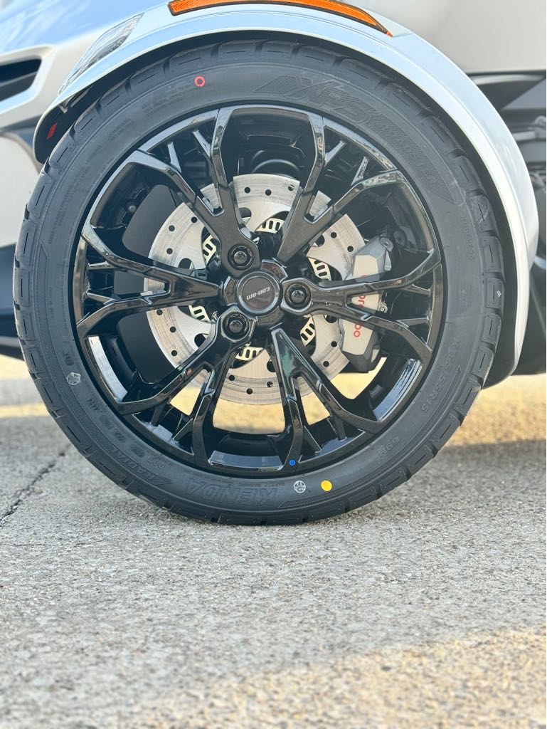 2025 Can-Am SPYDER RT - Photo 11