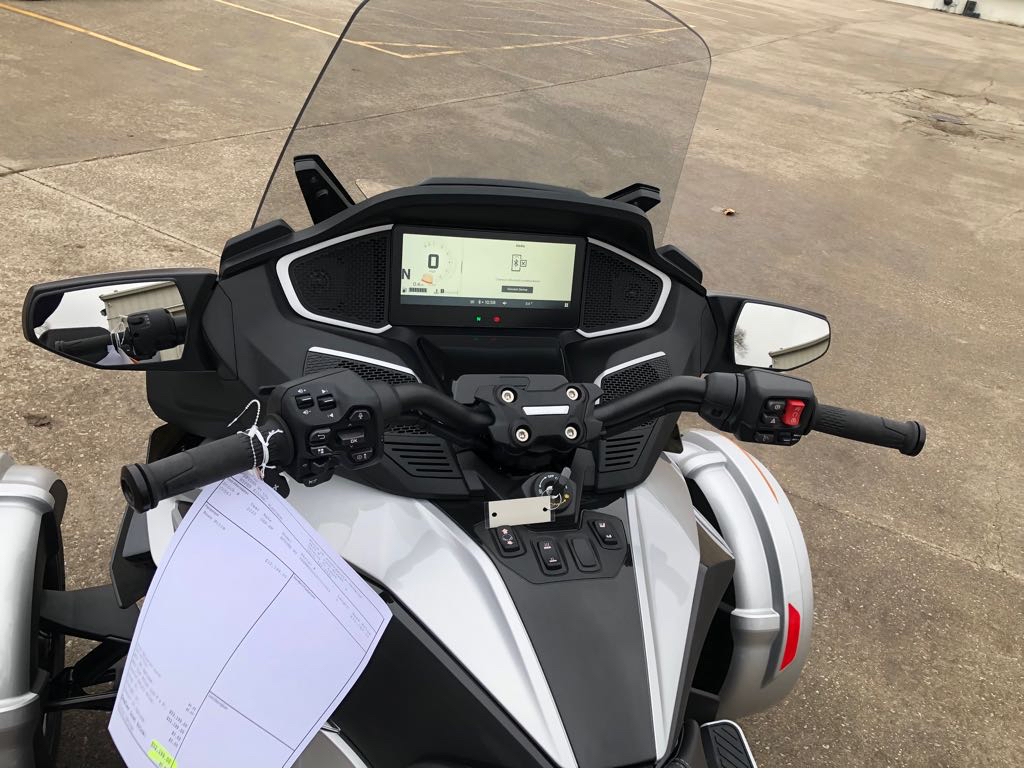 2025 Can-Am SPYDER RT LTD - Photo 10