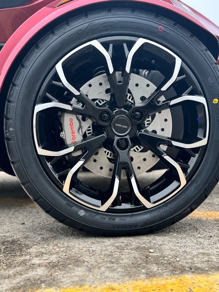 2025 Can-Am SPYDER RT LTD - Photo 2
