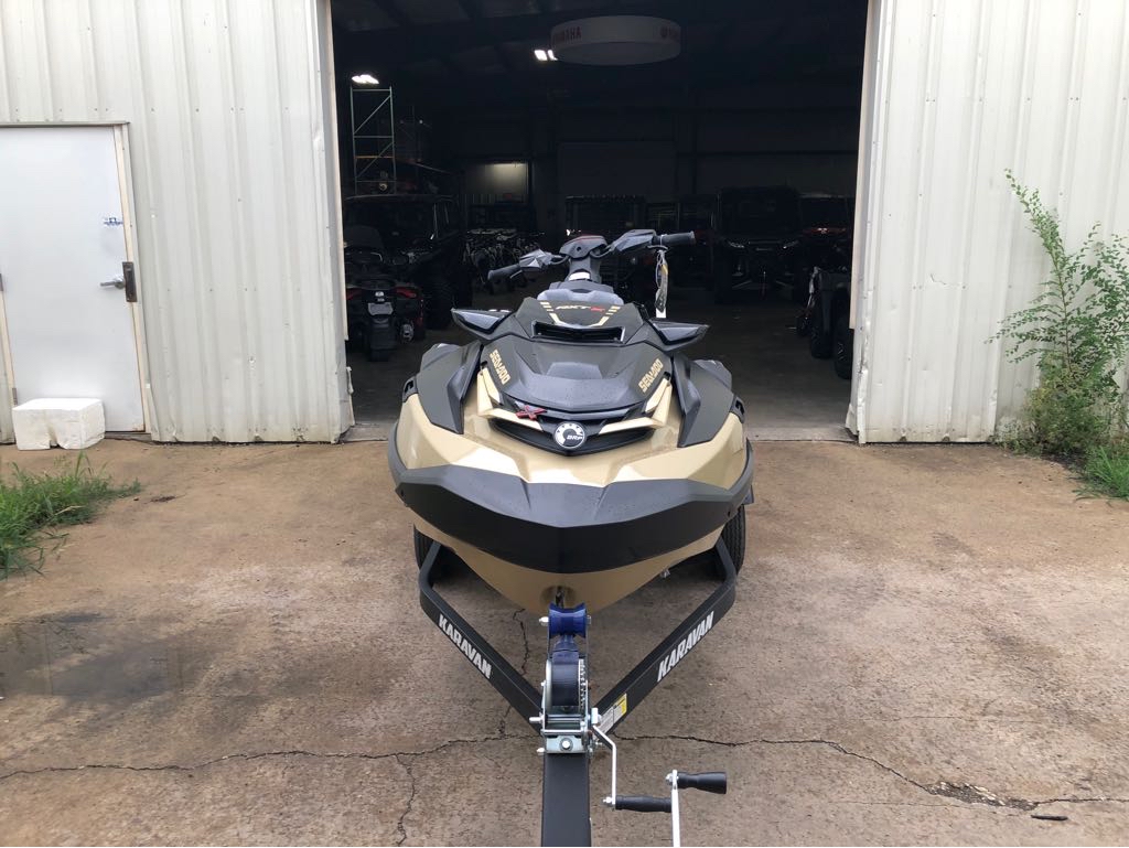 2025 Sea-Doo RXT-X 325 - Photo 2